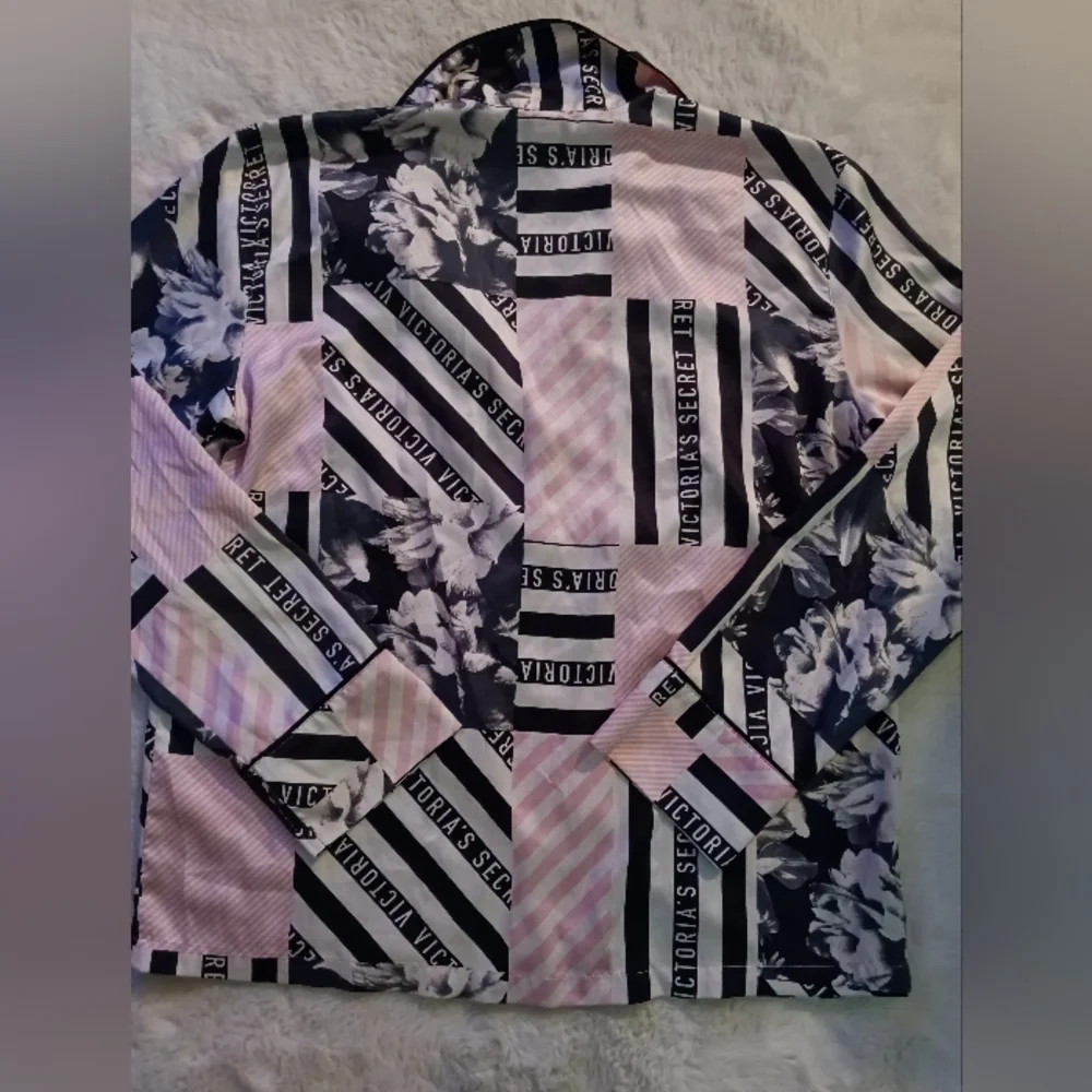 Victoria's Secret Pajama Top - Picture 4 of 5